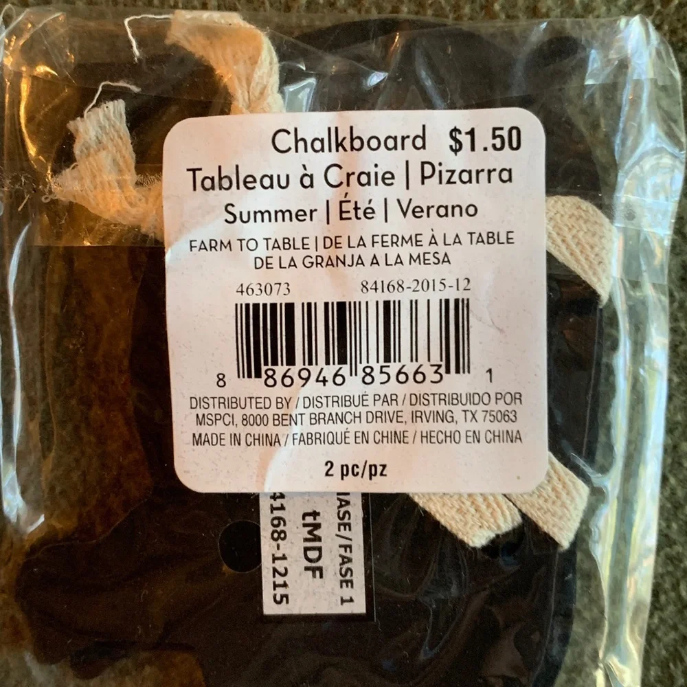 NWT Chalk board pigs (4 sets of 2). Chalkboard Labels (2 sets of 18).